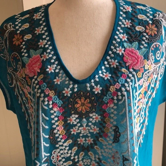 Adore Teal Short Sleeve Tunic with Gorgeous Embroidery Detail NWT! Sz S - Picture 3 of 10